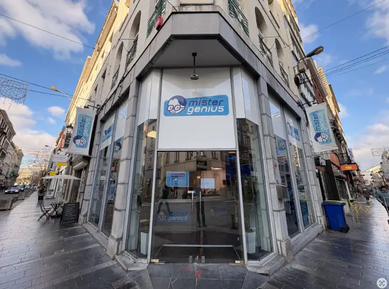 Façade de l'agence Mister Genius, Rue de la Cathédrale à Liège